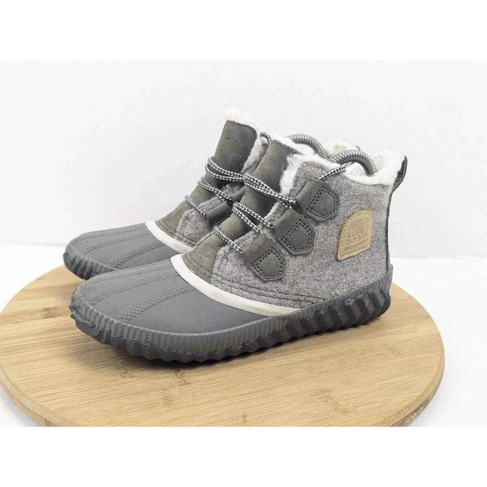 Sorel Boots Bootie Womans 6 Waterproof Faux Fur Lined Winter Gray Lace Up